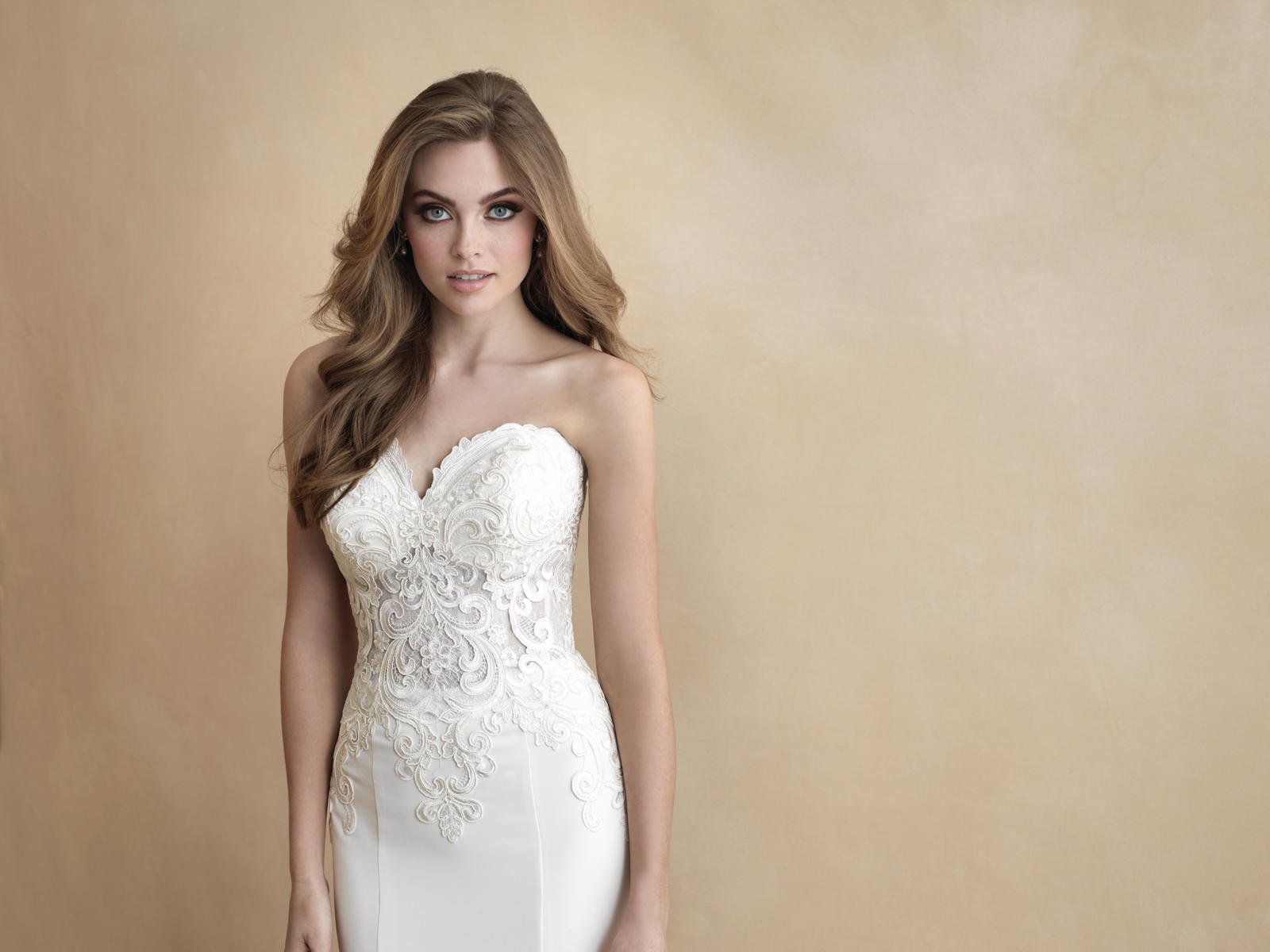 Allure Romance Style Number 3311 - 3
