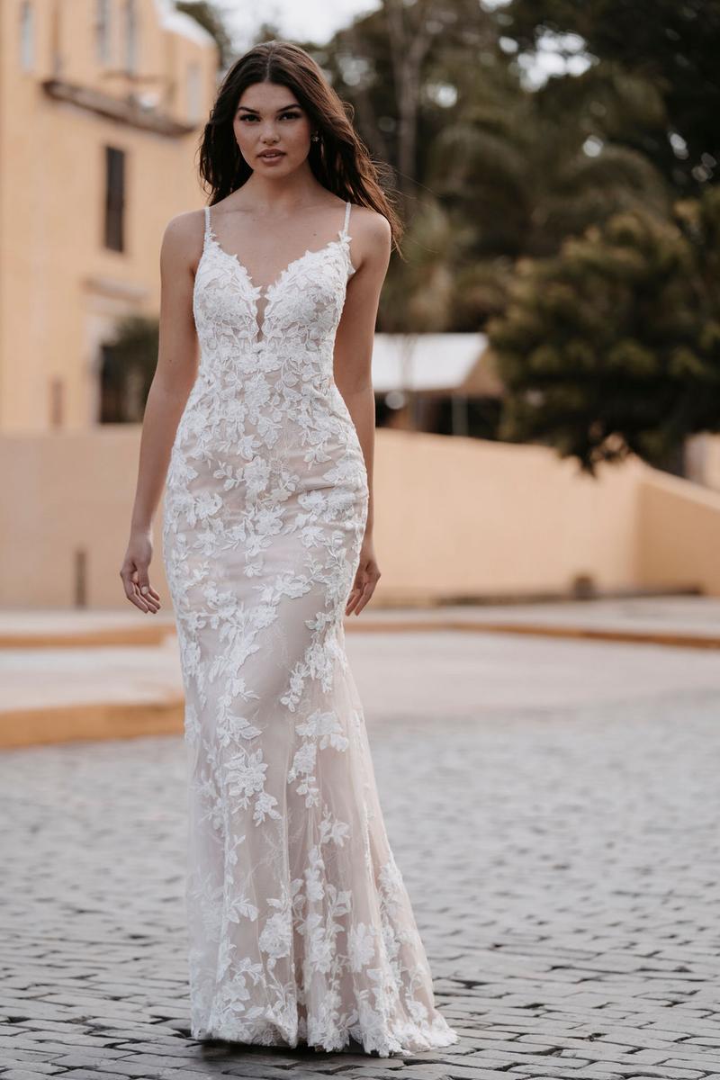 Allure Romance Style Number 3561 - 1