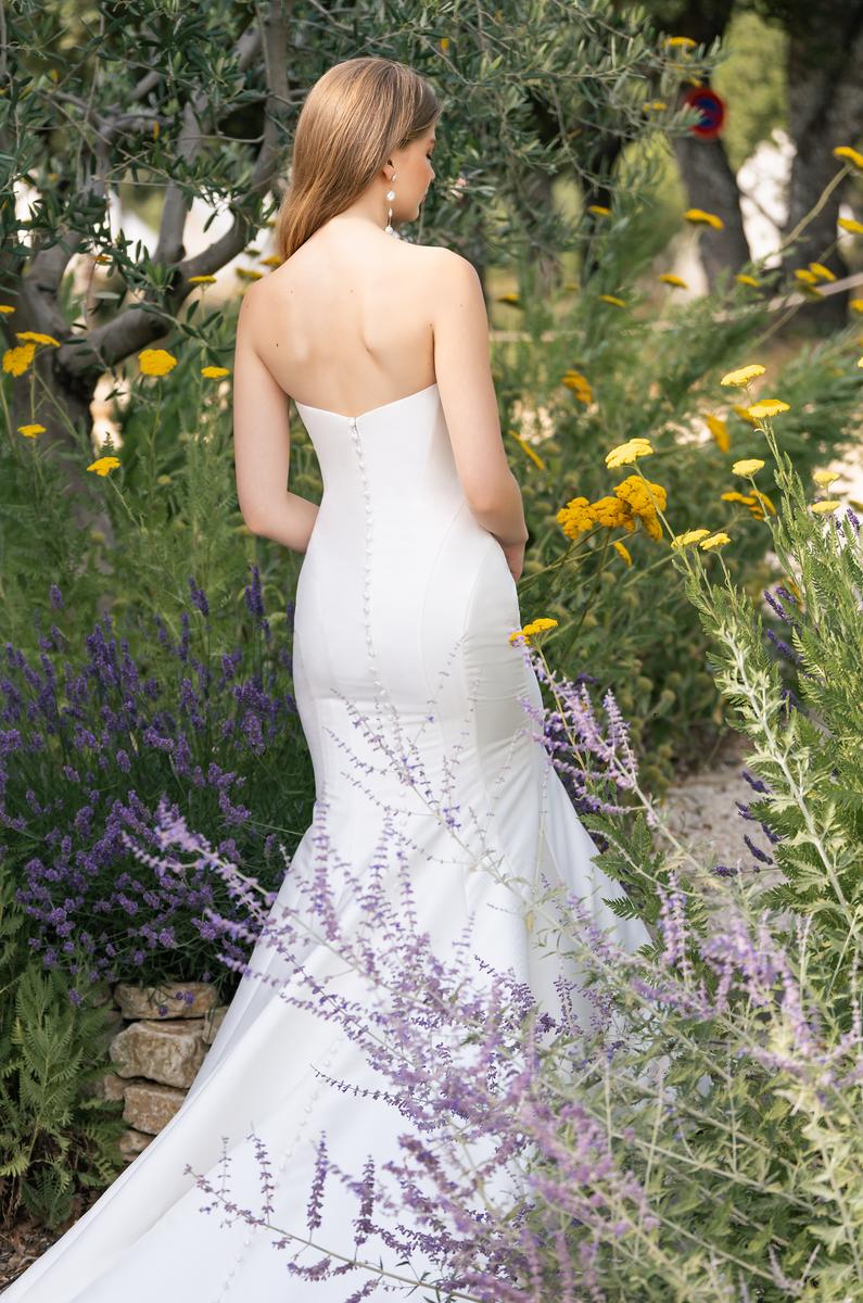 Allure Romance Style Number R3811 - 4