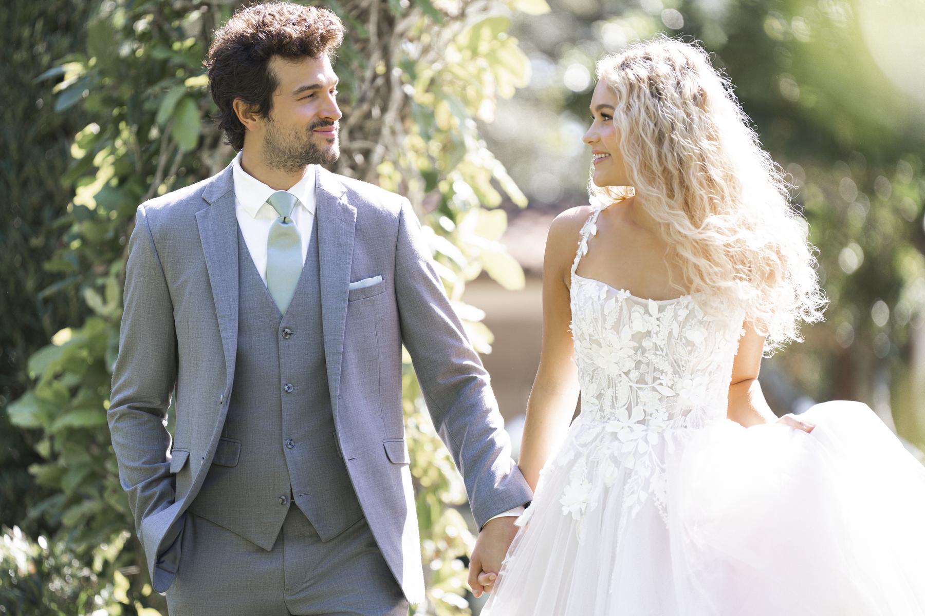 Allure Romance Style Number R3852L - 16