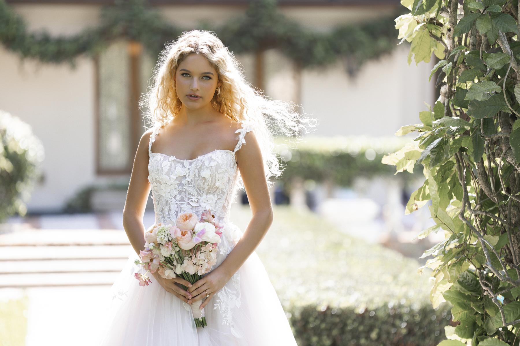 Allure Romance Style Number R3852L - 8