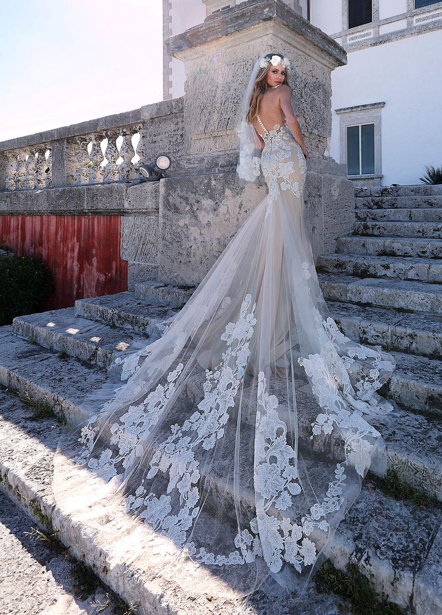 Ashley and Justin Bride Style Number 10558 - 2