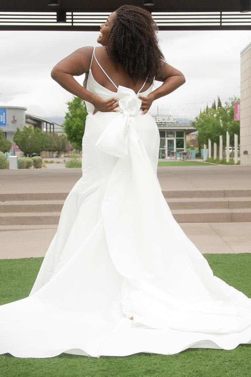 Essense Bridal Collection Style Number D3404 - 12