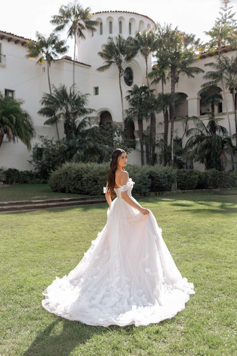 Essense Bridal Collection Style Number D3734 - 2