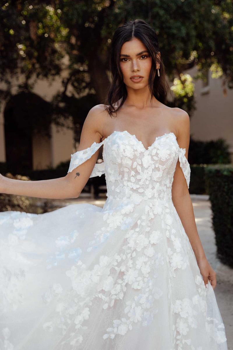 Essense Bridal Collection Style Number D3738 - 3