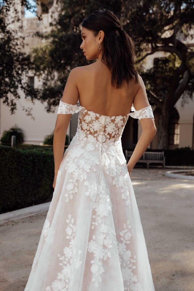 Essense Bridal Collection Style Number D3738 - 8