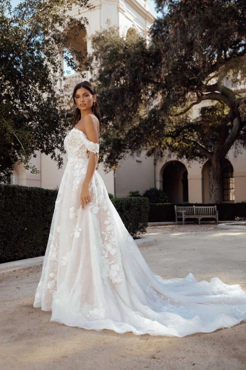 Essense Bridal Collection Style Number D3738 - 4