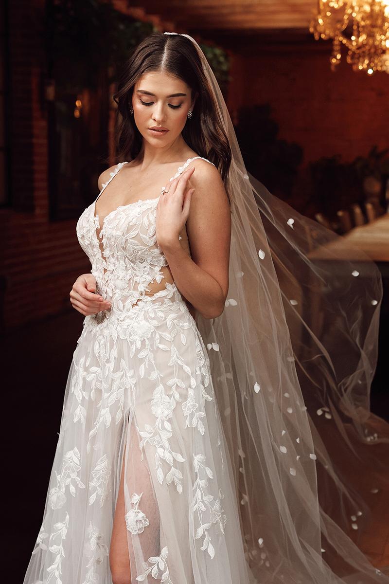 Essense Bridal Collection Style Number D4258 - 6