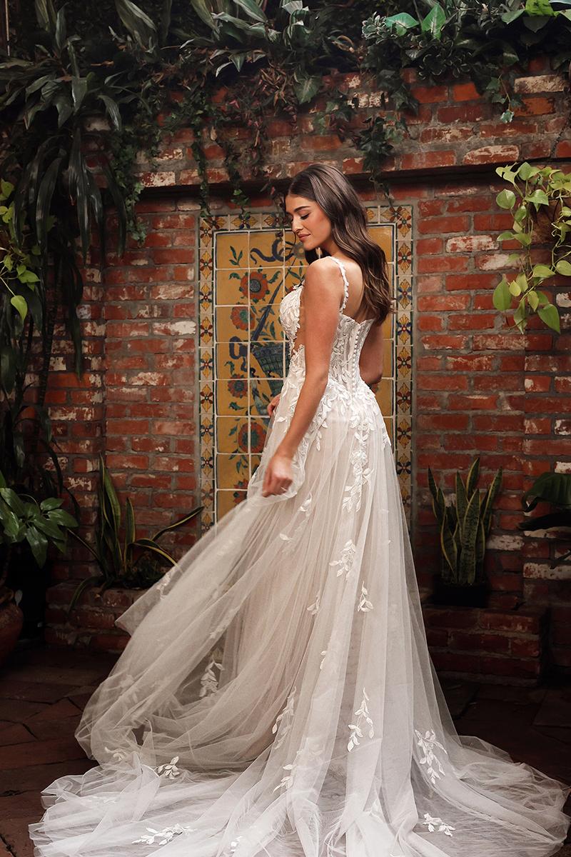 Essense Bridal Collection Style Number D4258 - 4