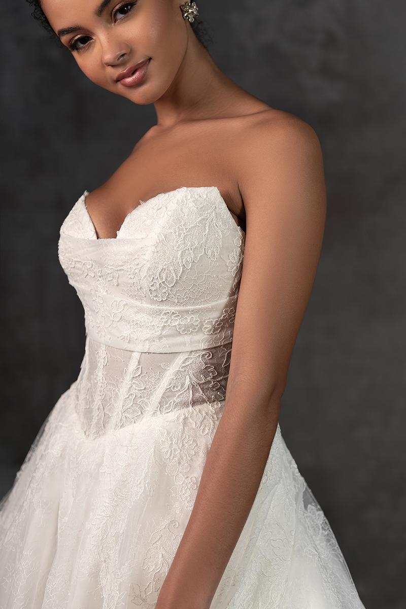 Essense Bridal Collection Style Number D4270 - 4