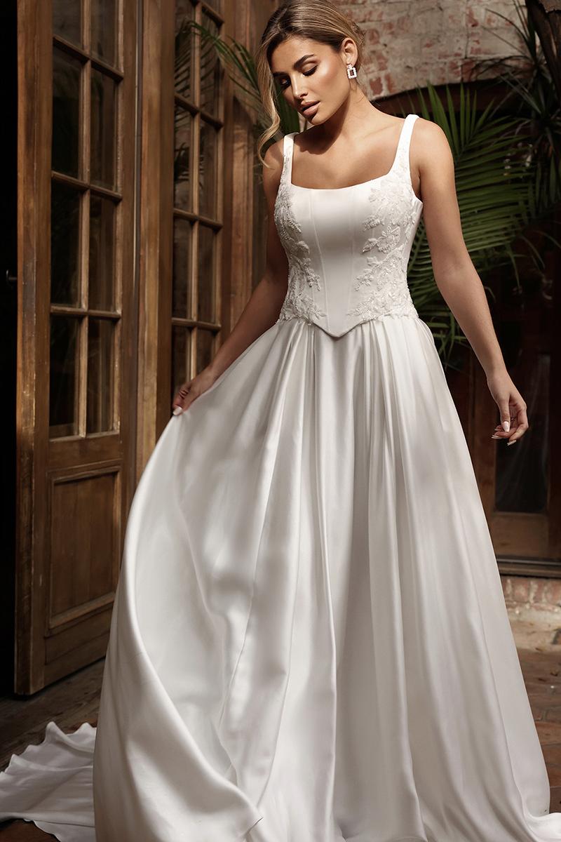 Essense Bridal Collection Style Number D4290 - 4