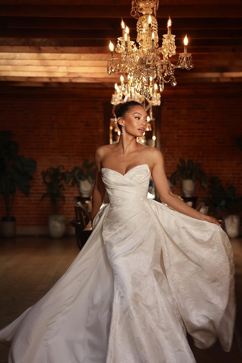 Essense Bridal Collection Style Number D4300 - 9