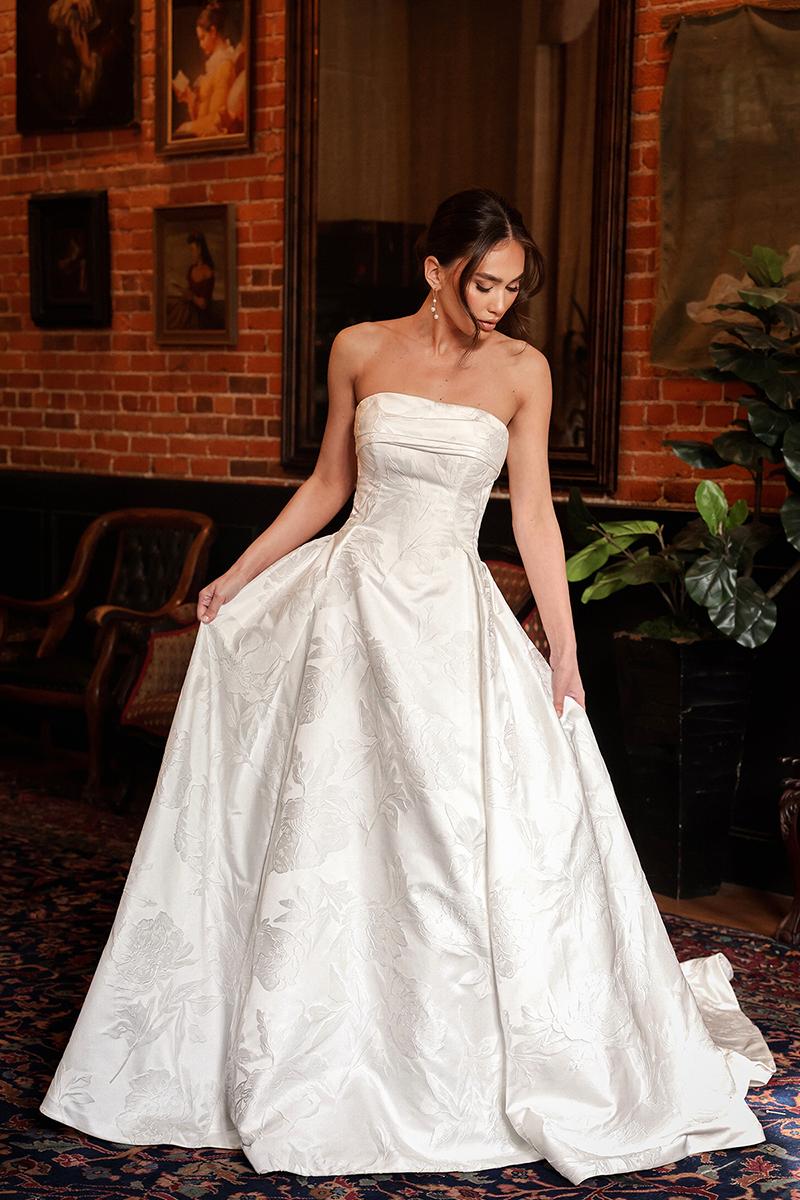 Essense Bridal Collection Style Number D4304 - 4