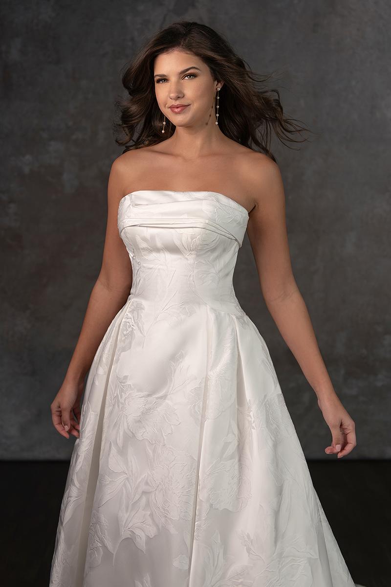 Essense Bridal Collection Style Number D4304 - 8