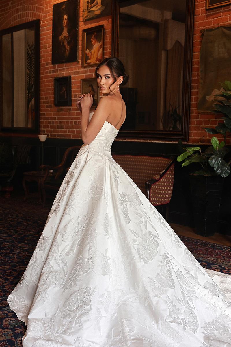 Essense Bridal Collection Style Number D4304 - 5