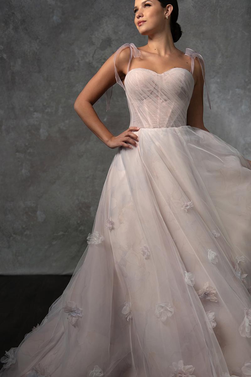 Essense Bridal Collection Style Number D4320 - 4