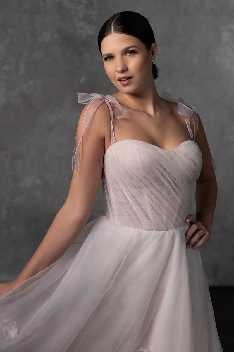Essense Bridal Collection Style Number D4320 - 3