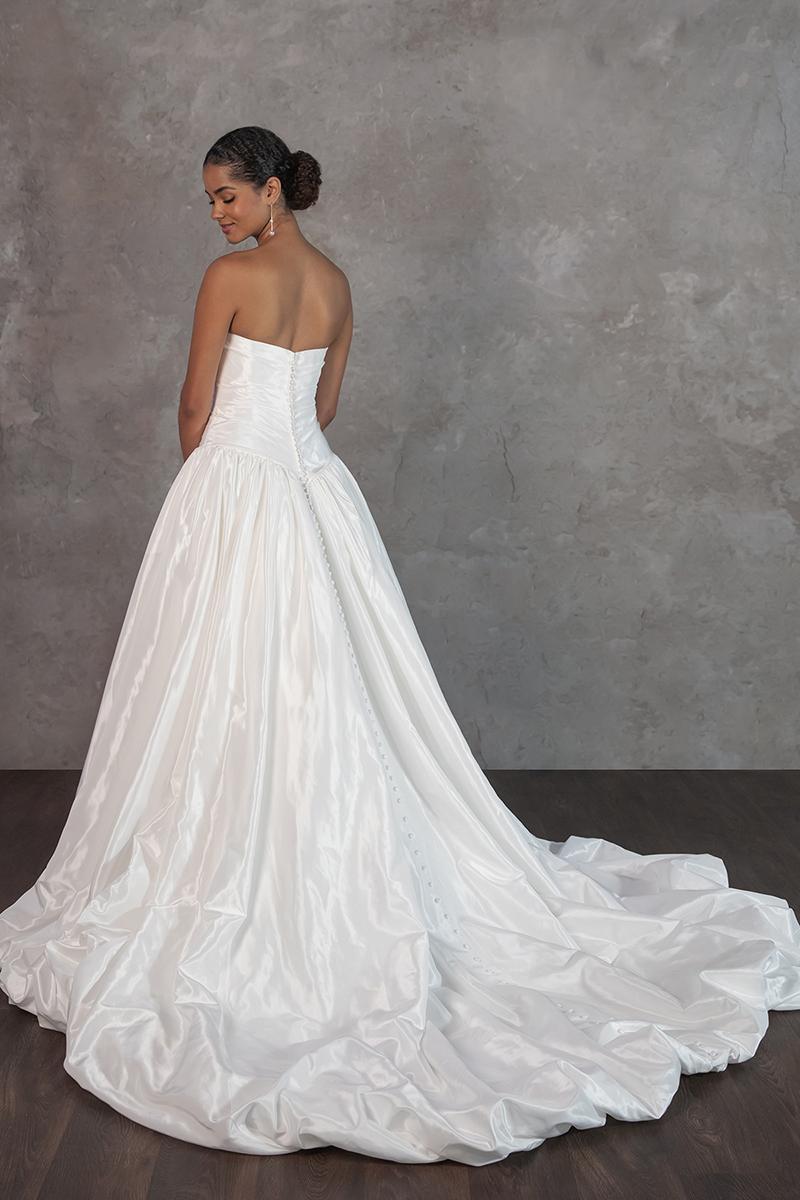 Essense Bridal Collection Style Number D4325 - 5