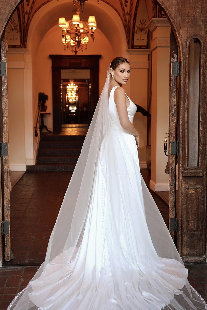 Essense Bridal Collection Style Number D4359 - 4