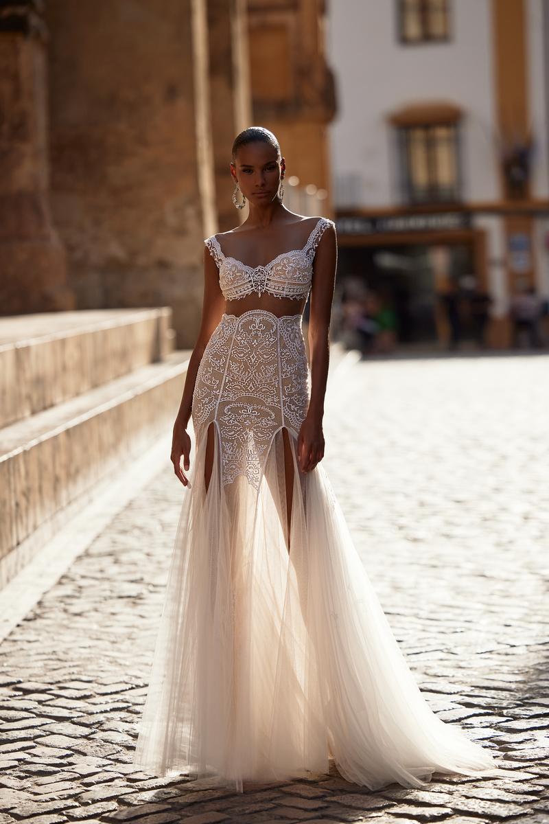 Romanzo Style Number 2352 - 1