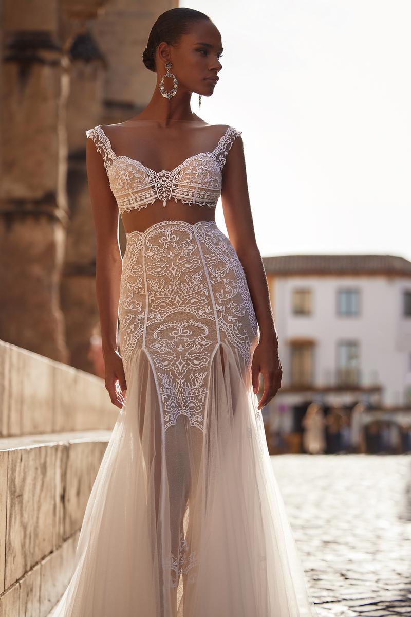 Romanzo Style Number 2352 - 3