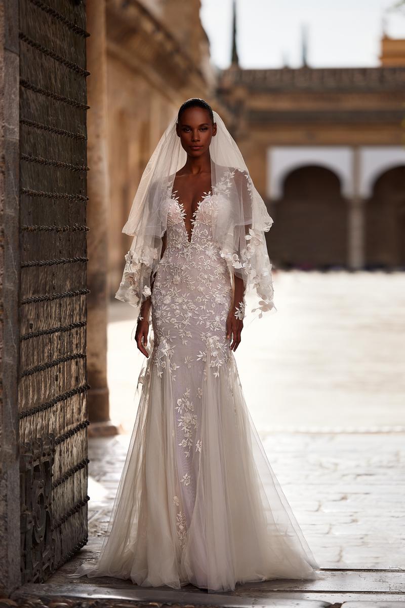 Romanzo Style Number 2354 - 1