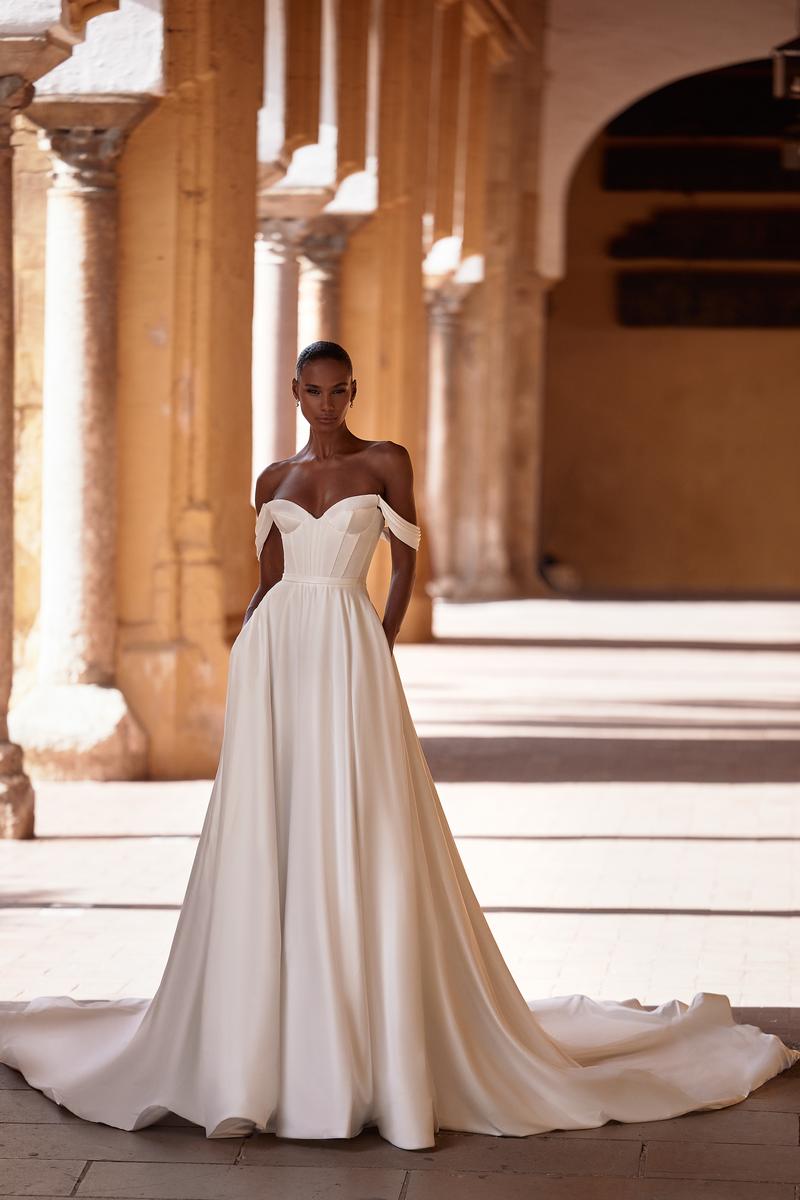 Romanzo Style Number 2355 - 1