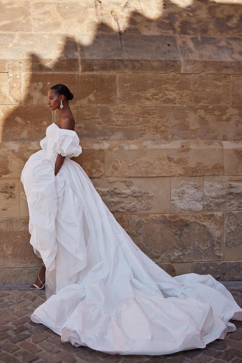 Romanzo Style Number 2358 - 2