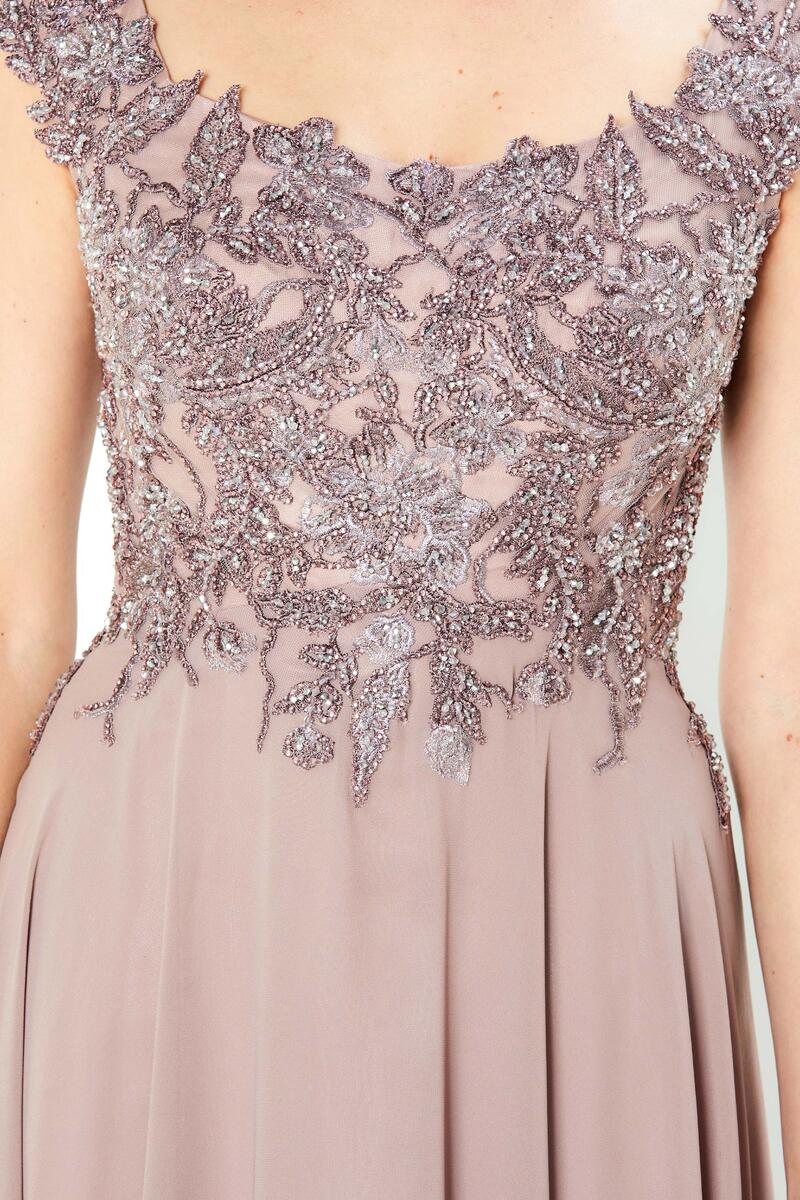 Montage Style Number 220940 - 4