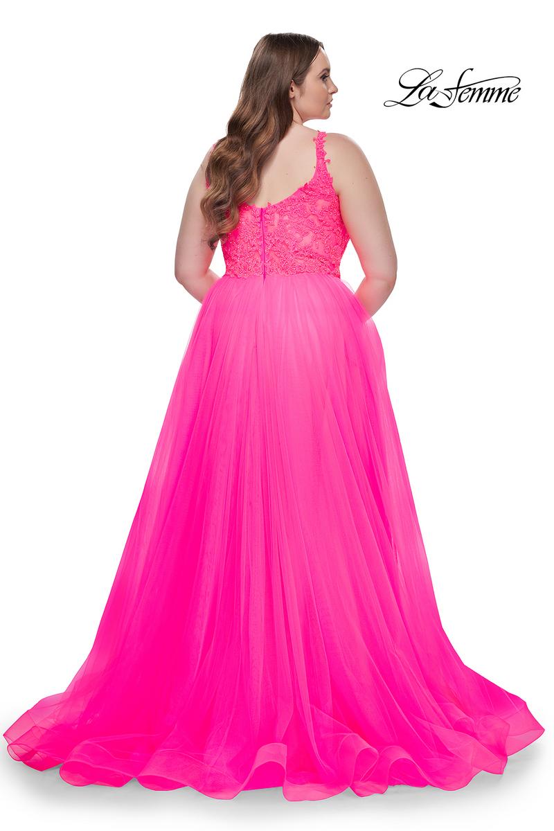 Plus Sizes Style Number 31394 - 2