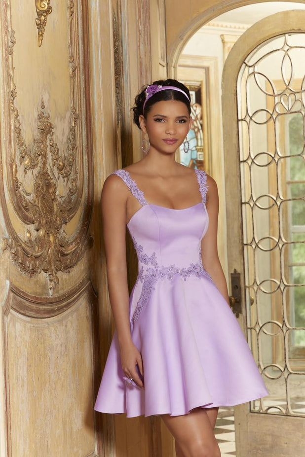 Damas de Vizcaya Style Number 9589 - 1