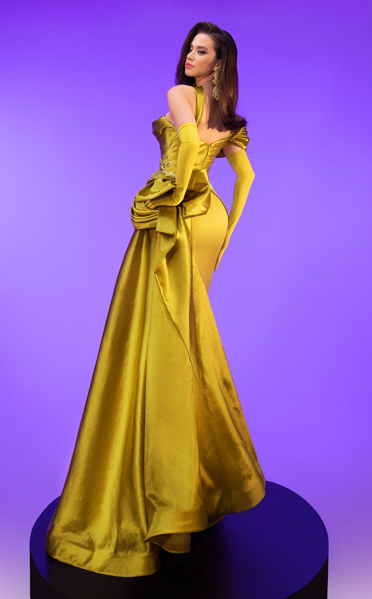 MNM Couture Style Number F02810 - 14