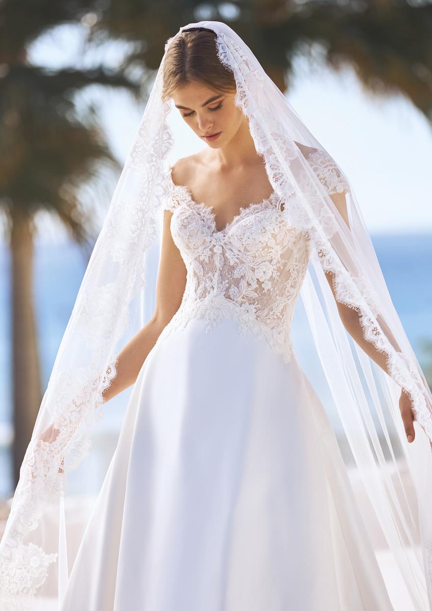 Pronovias Style Number EDIE - 8