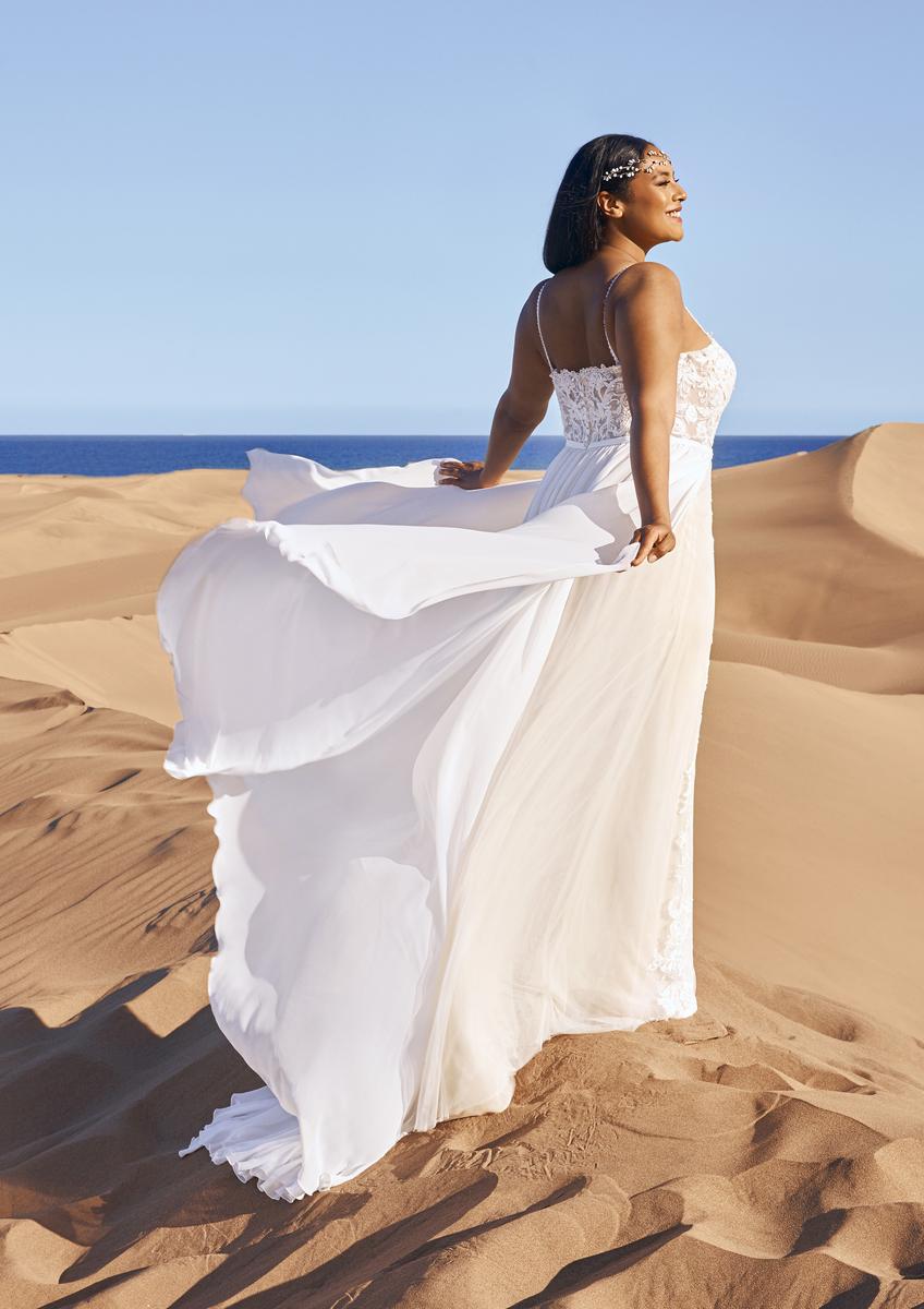 Pronovias Style Number GOBLIN - 6