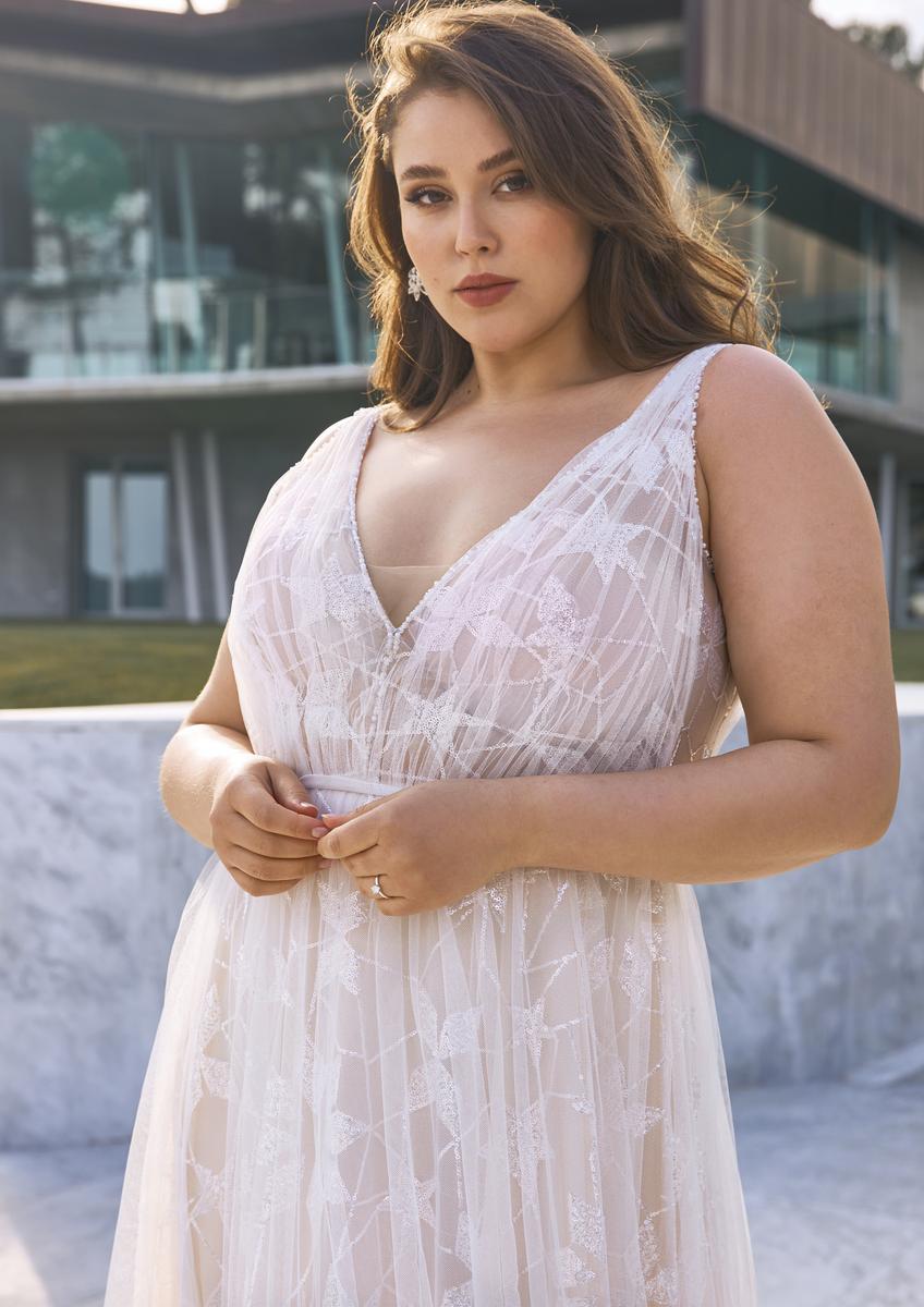 Pronovias Style Number MAKENA - 8