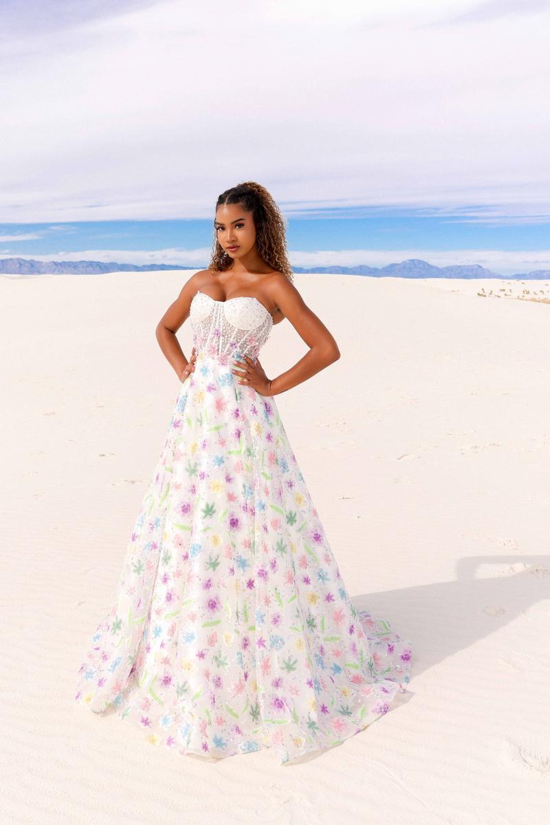 Vienna Prom Style Number 7889 - 16