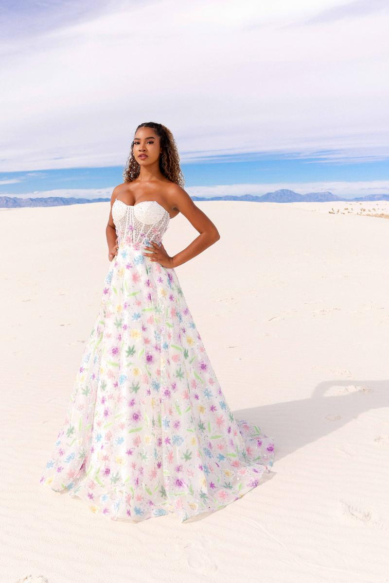 Vienna Prom Style Number 7889 - 18
