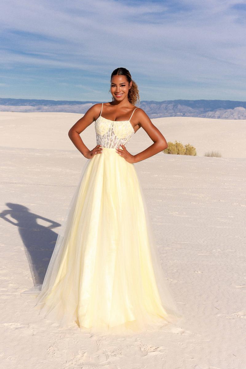 Vienna Prom Style Number 7897 - 28