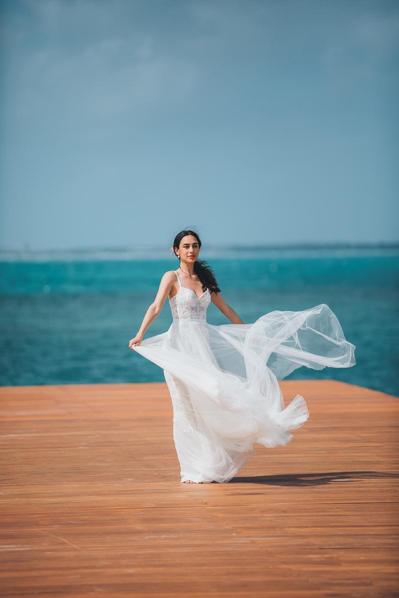 Willowby Style Number 59712 - 8