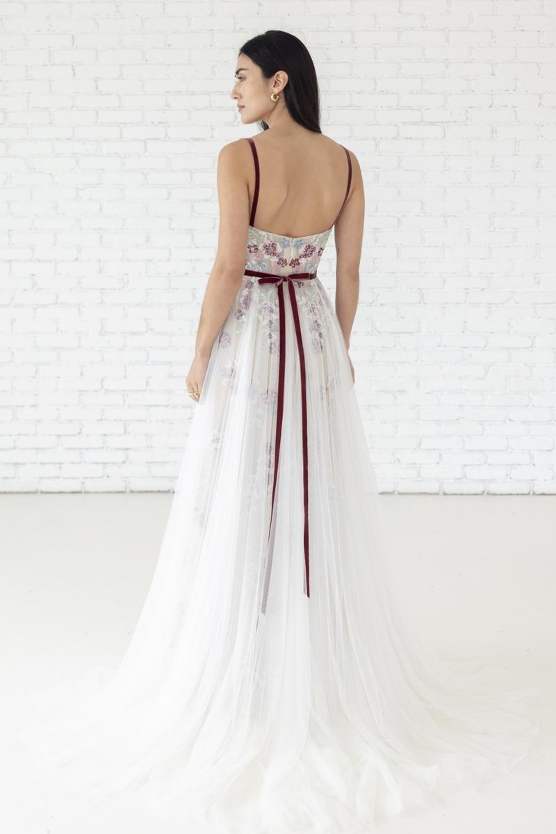 Willowby Style Number 59712 - 2