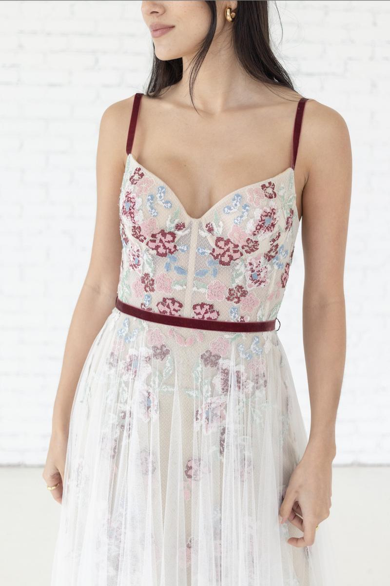 Willowby Style Number 59712 - 5