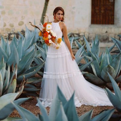 Which Jewelry To Wear With Common Wedding Dress Necklines