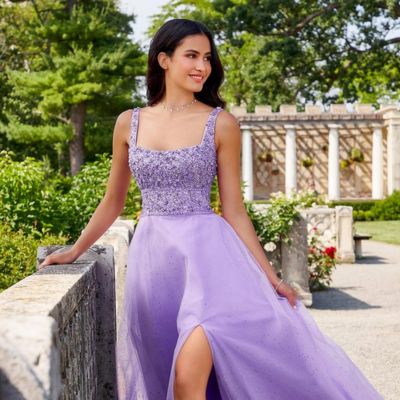 5 Unique Bridal Looks for the Nontraditional Bride