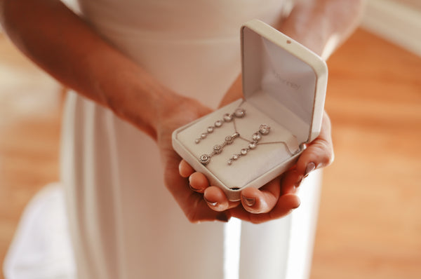 Guide to Wedding Dress Accessories