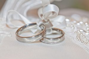 4 Steps for How to Pick the Perfect Wedding Rings