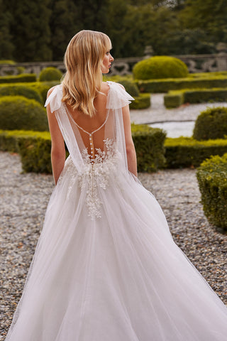 Ines Di Santo Style Number Selenite - 2