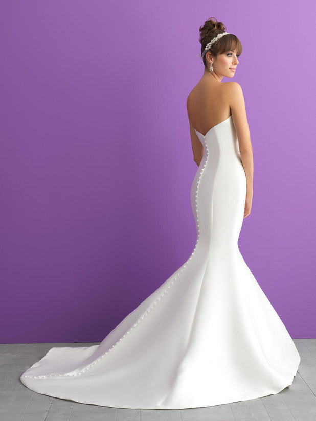 Allure Romance Style Number 3000 - 2