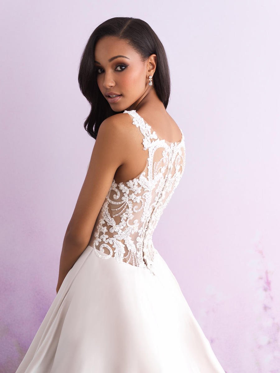 Allure Romance Style Number 3100 - 3