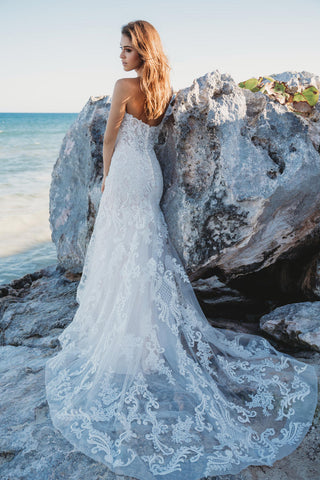 Allure Romance Style Number 3208 - 8