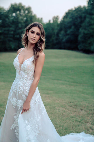 Allure Romance Style Number 3400 - 4